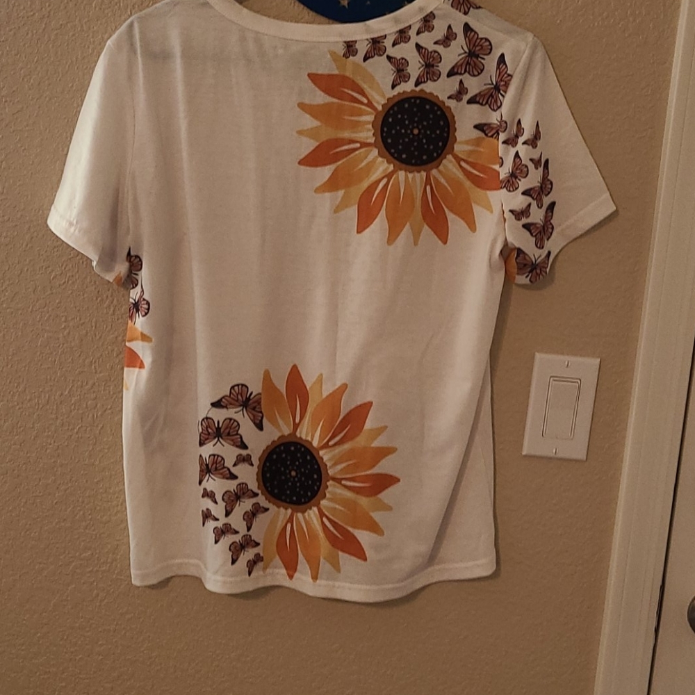 Top - Picture 2 of 2